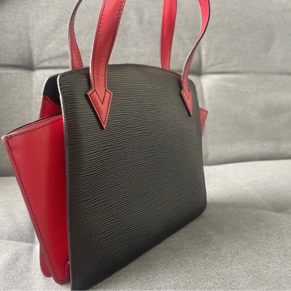 HP 🎉🥳🥳 Rare Louis Vuitton Varenne Epi leather Red Black Louis Vuitton handbag - Picture 11 of 17